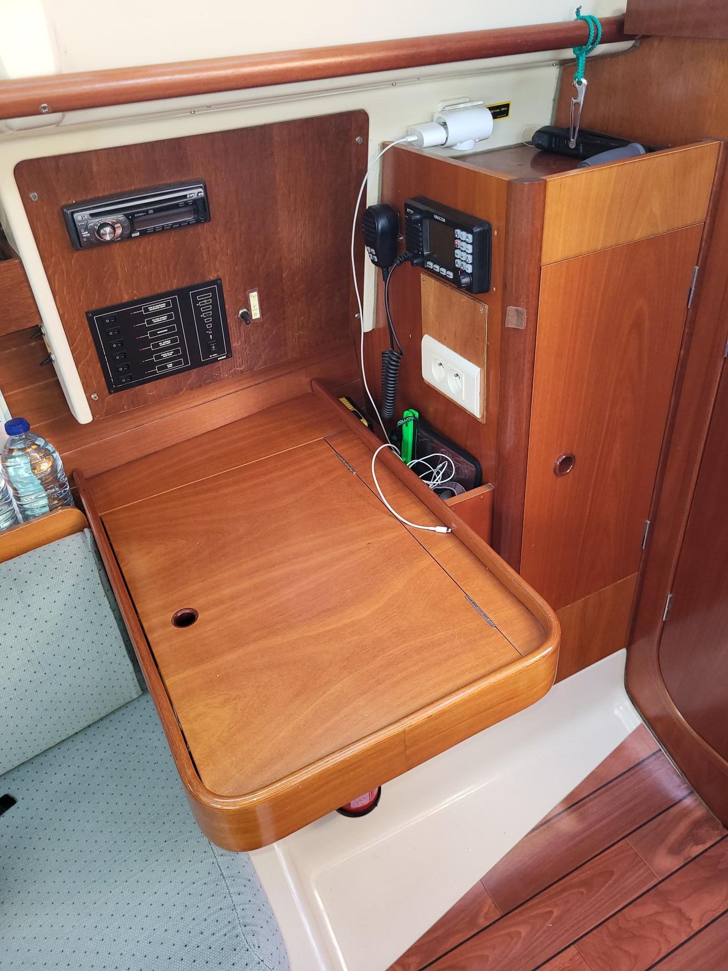 slider 14 Beneteau Oceanis 281